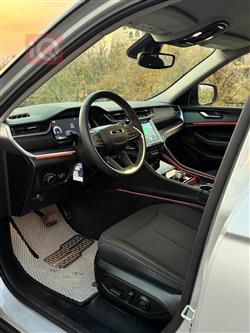 جیپ گراند شیرۆکی